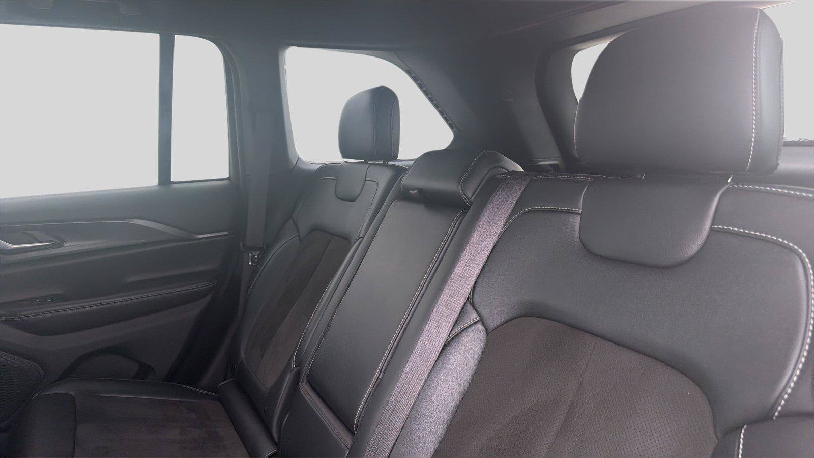 Used 2023 Jeep Grand Cherokee Altitude AWD/4WD image 18