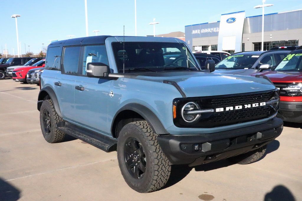 New 2025 Ford Bronco Outer Banks AWD/4WD image 1