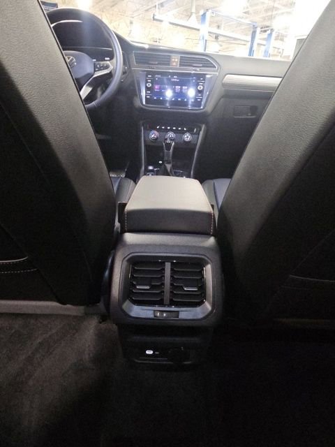Used 2024 Volkswagen Tiguan Wolfsburg Edition image 30