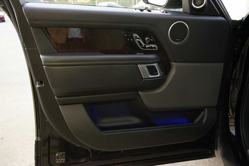 Used 2020 Land Rover Range Rover Long Wheelbase HSE image 22