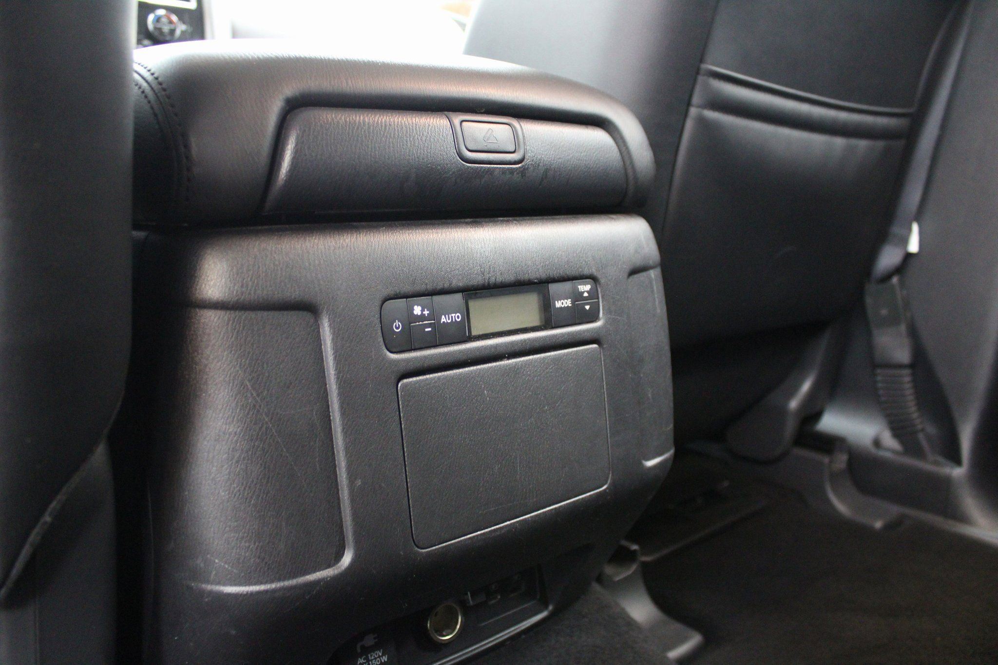 Used 2024 Nissan Armada SL image 21