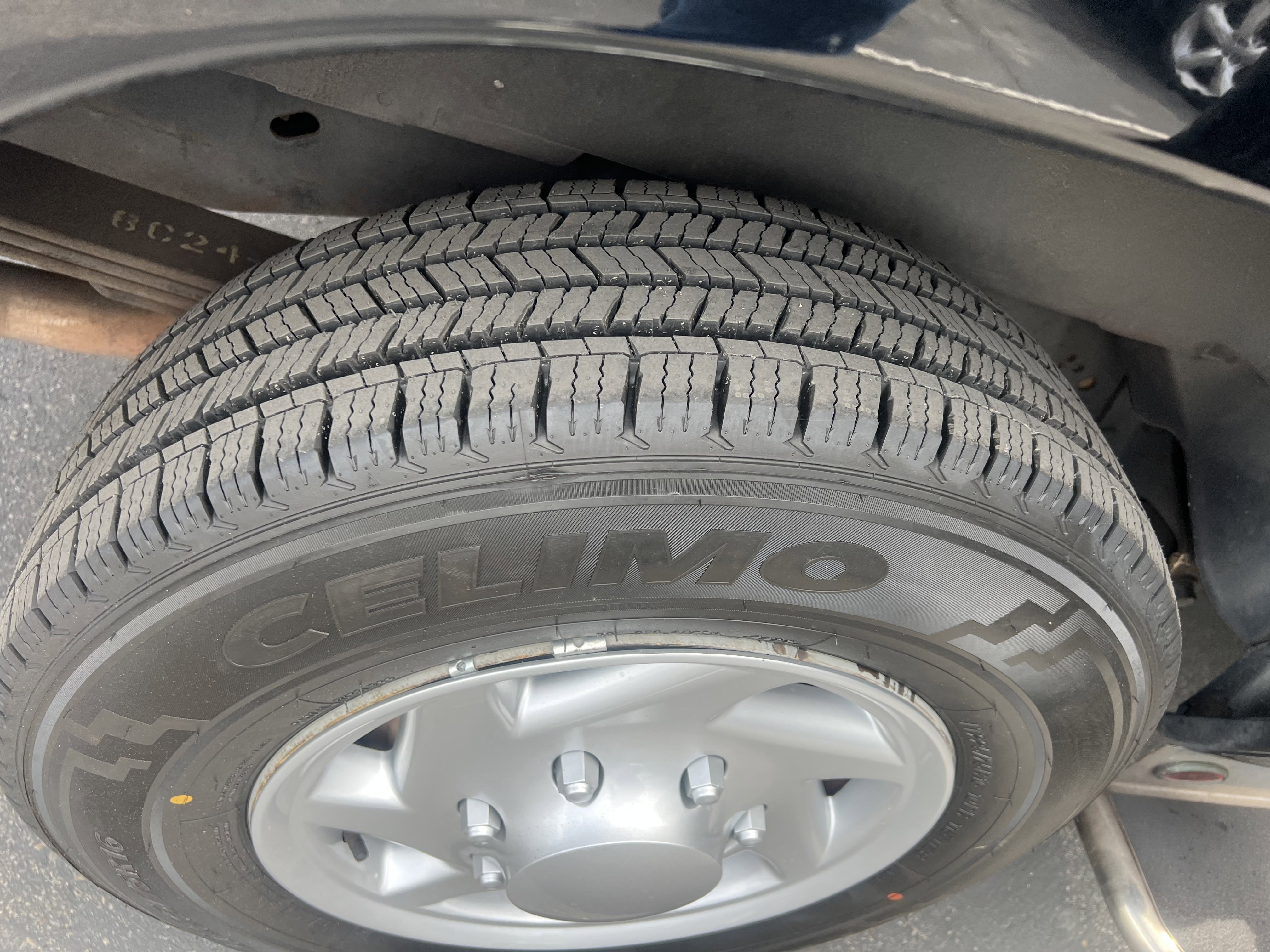 Used 2014 Ford E-150 and Econoline 150 Wagon RWD image 9