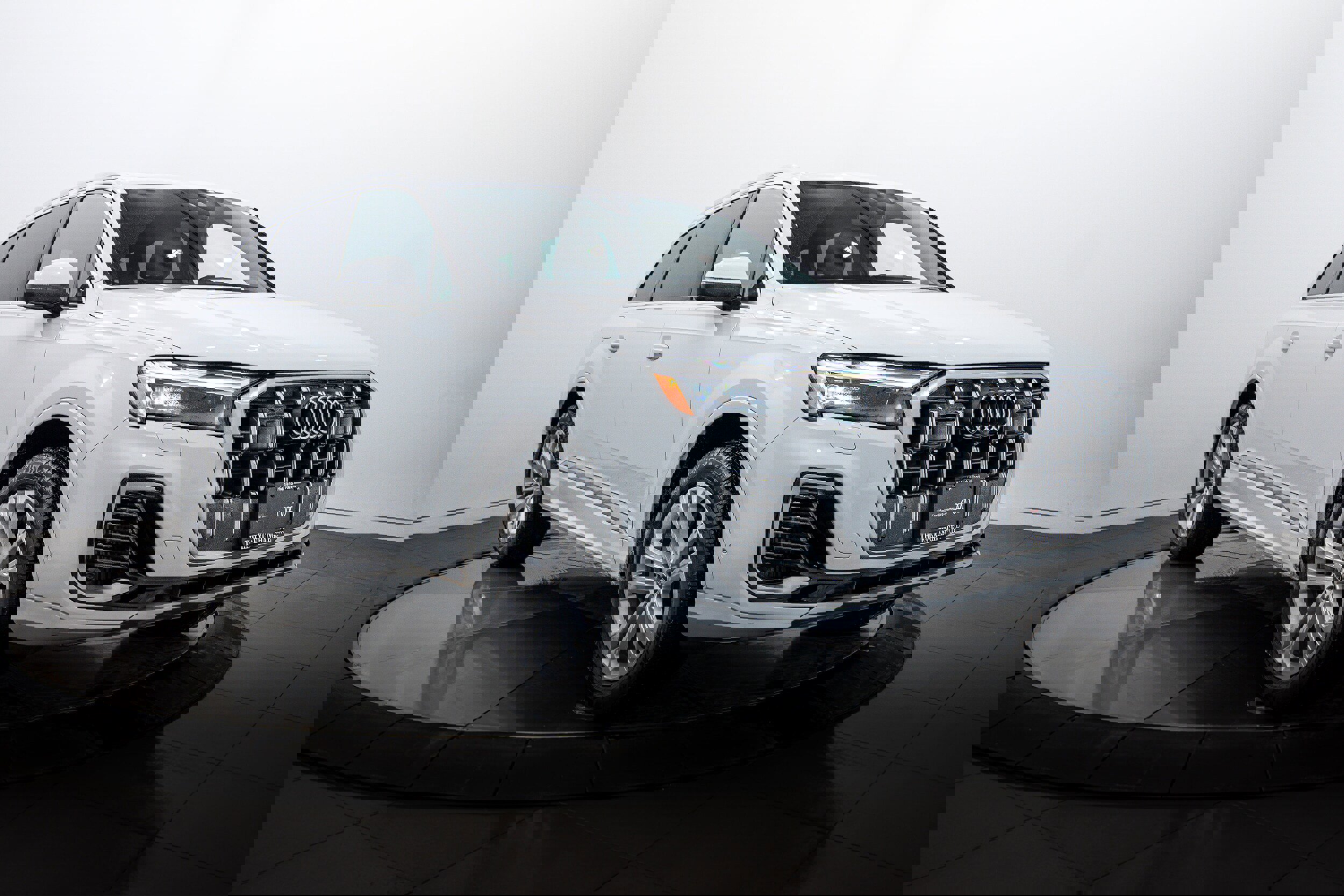 Certified 2025 Audi Q7 3.0T Premium w/ Convenience Package image 2