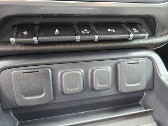 Used 2018 Chevrolet Silverado 2500 LTZ w/ Vortec Plus Package image 33