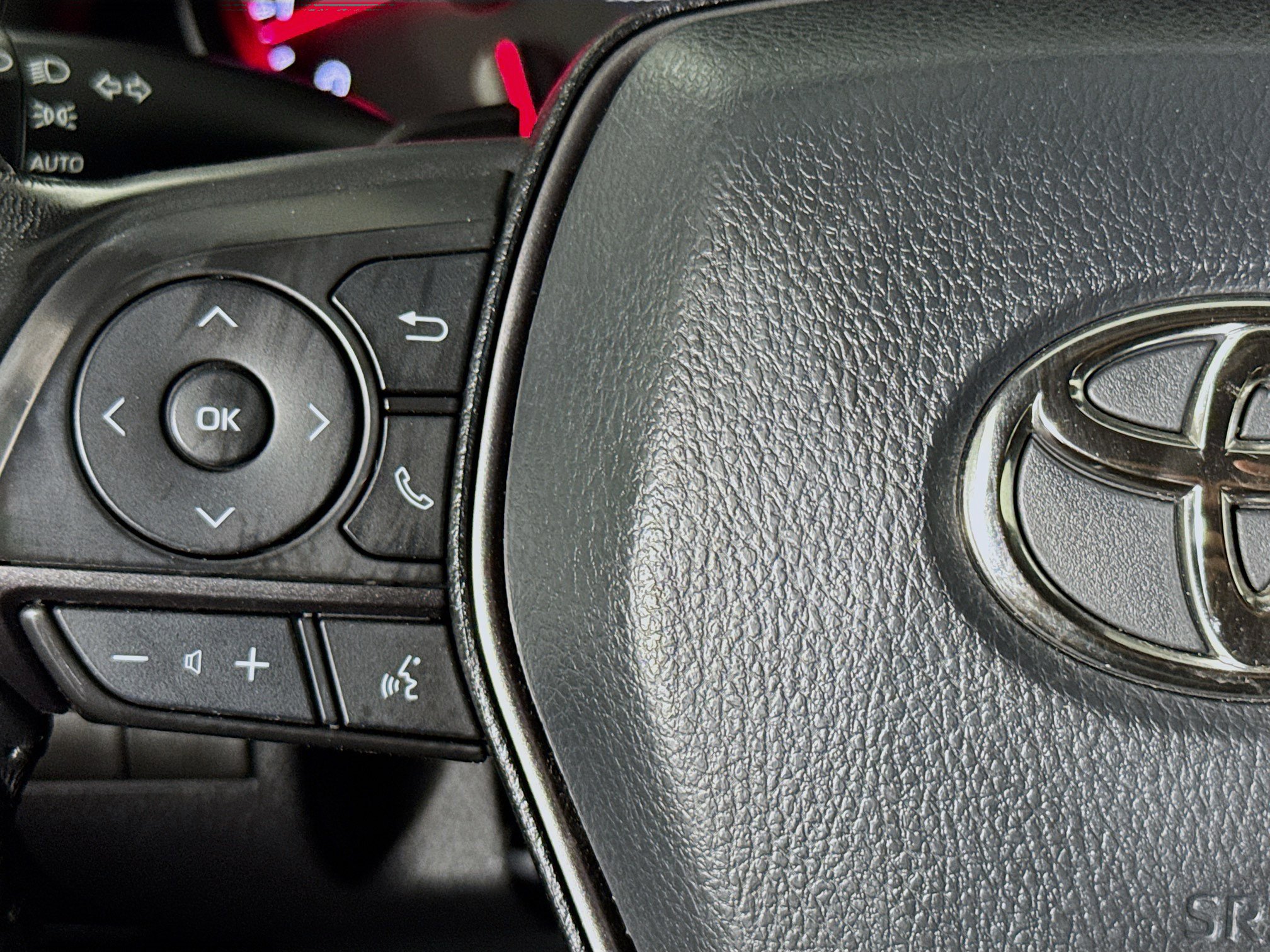 Used 2023 Toyota Camry XSE FWD image 11