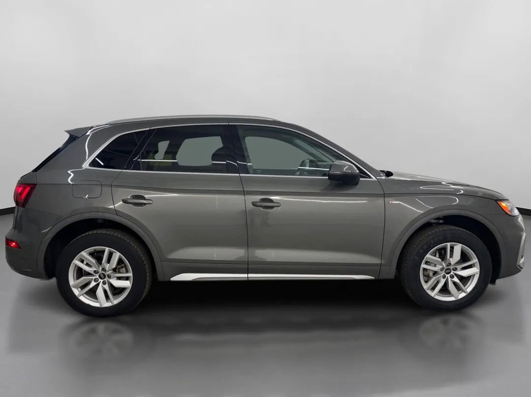 Used 2023 Audi Q5 2.0T Premium w/ Convenience Package image 11