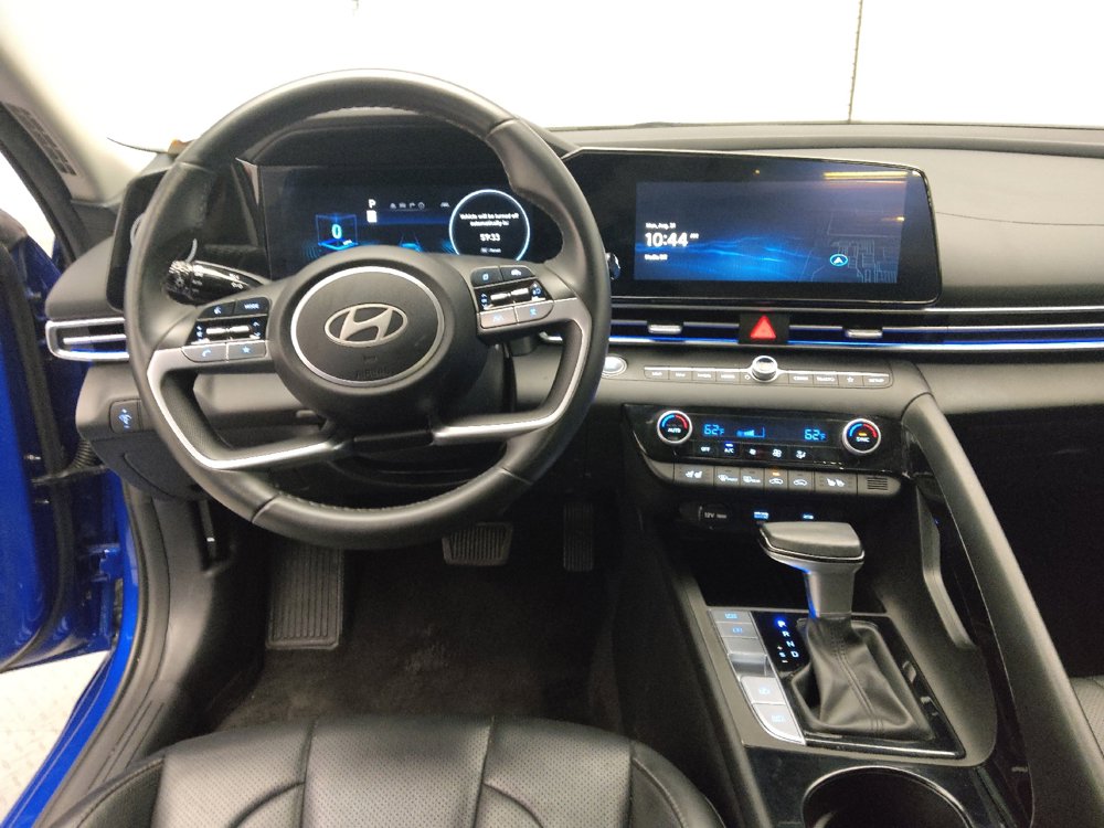 Used 2025 Hyundai Elantra Limited FWD image 22
