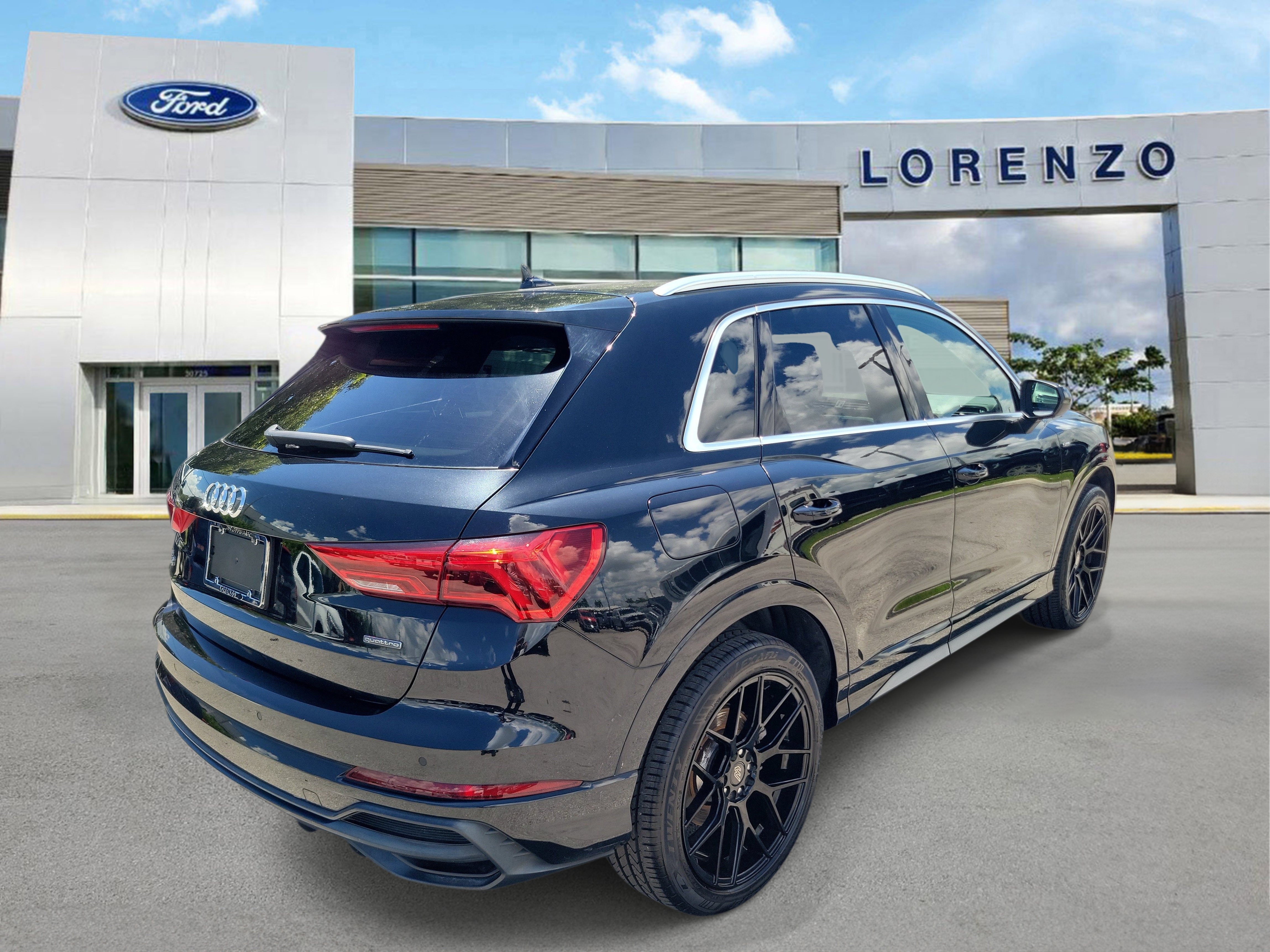 Used 2020 Audi Q3 2.0T Premium w/ Convenience Package AWD/4WD image 5