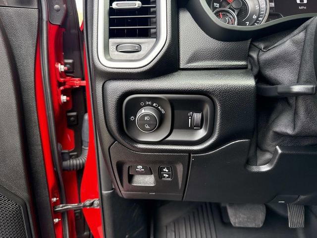 Used 2020 RAM 1500 Big Horn AWD/4WD image 25