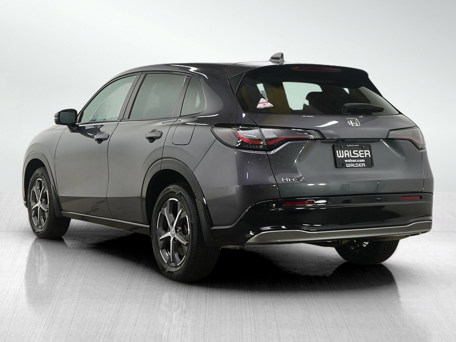 Used 2023 Honda HR-V EX-L image 3