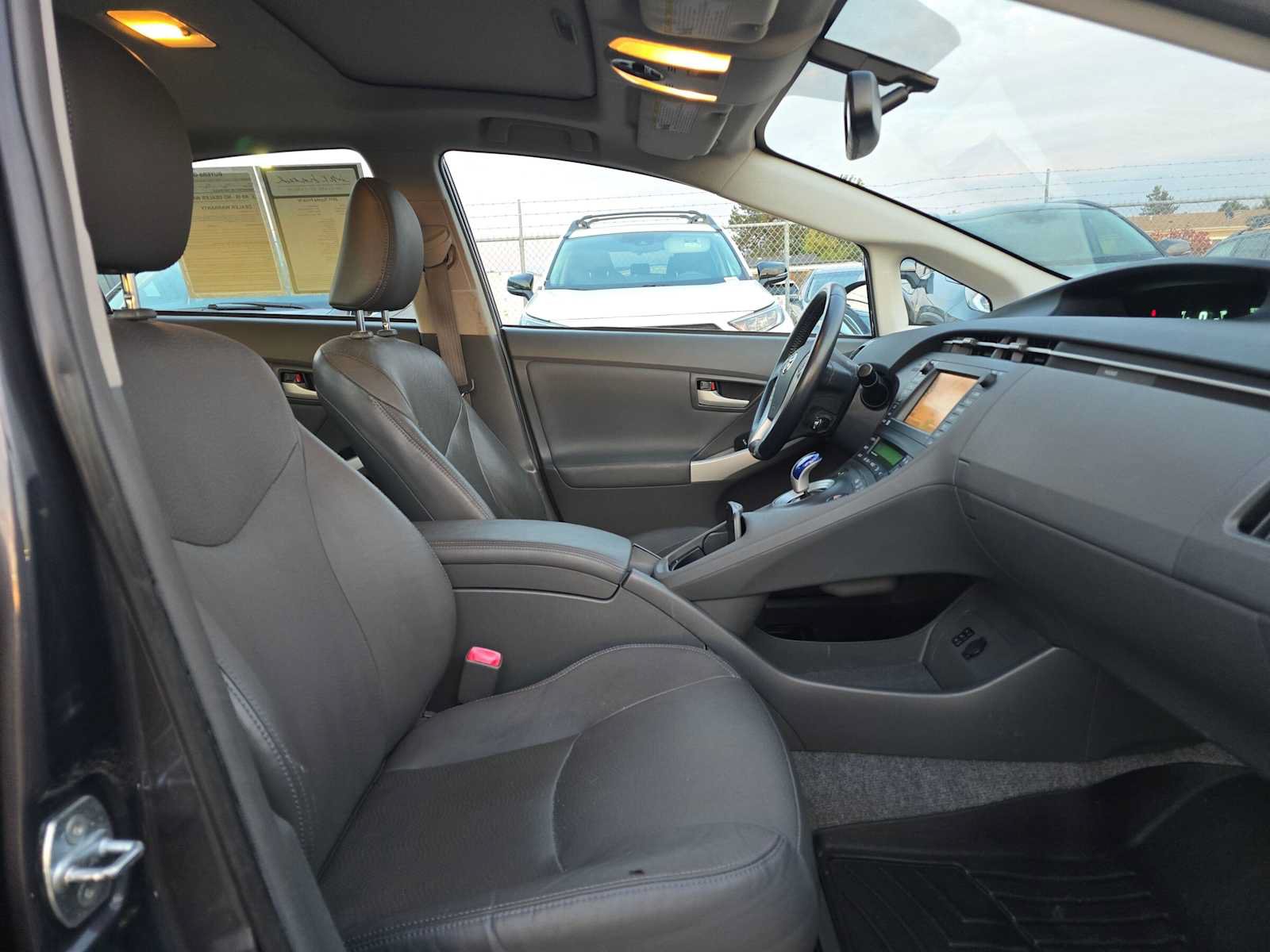 Used 2011 Toyota Prius Four w/ Solar Roof Pkg FWD image 13