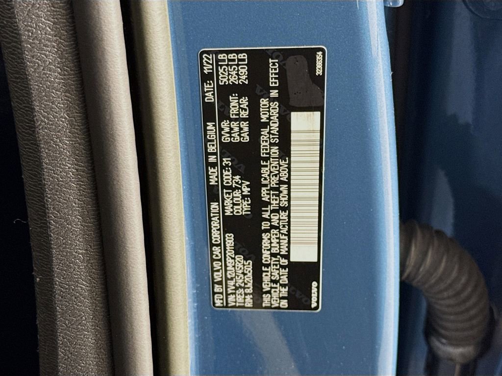 Used 2023 Volvo XC40 B5 Ultimate w/ Protection Package Premier image 34