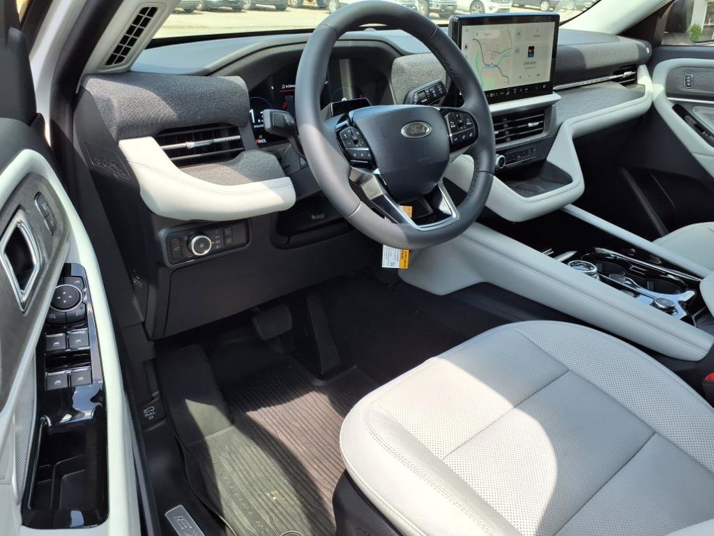 New 2025 Ford Explorer Platinum w/ LUX Leather Package image 8