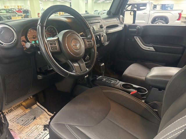Used 2014 Jeep Wrangler Unlimited Sahara w/ Connectivity Group image 13