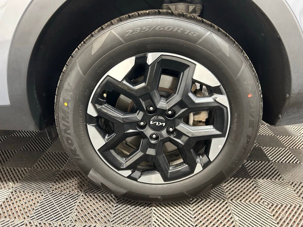 Used 2024 Kia Sorento S image 30