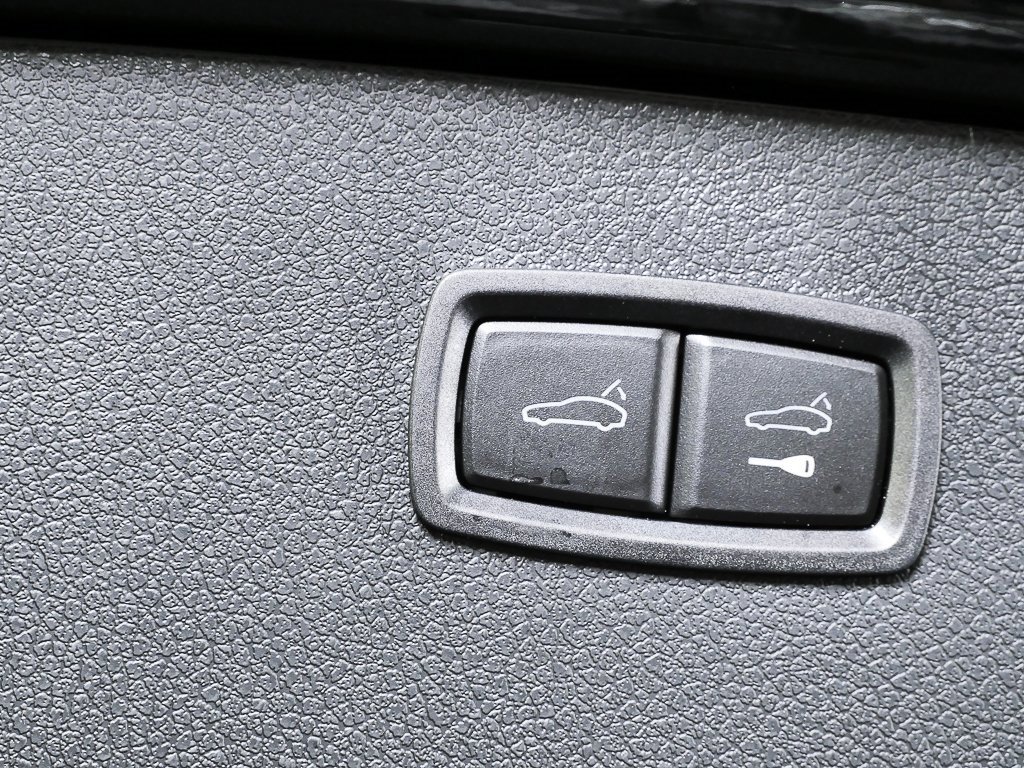 New 2026 Porsche Macan Turbo image 31