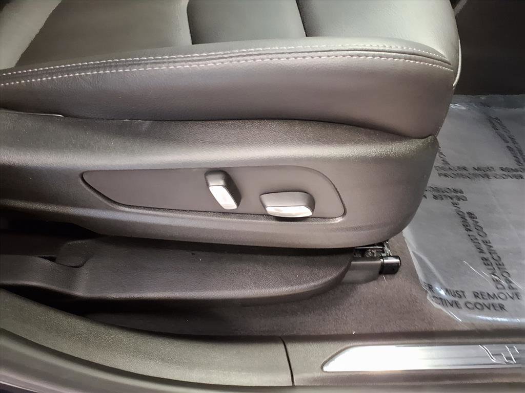 Certified 2024 Cadillac XT5 Luxury image 11