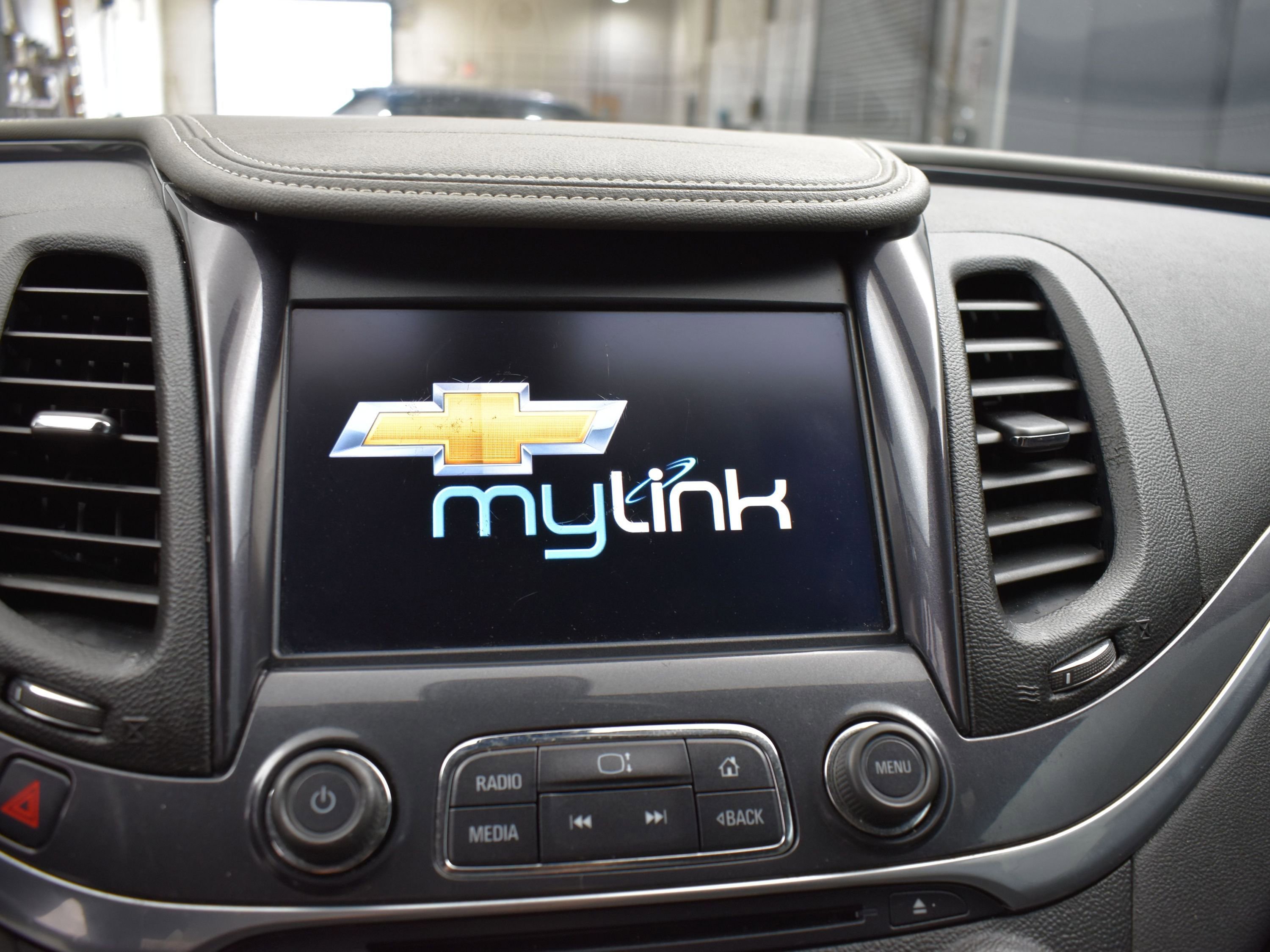 Used 2015 Chevrolet Impala LT image 8