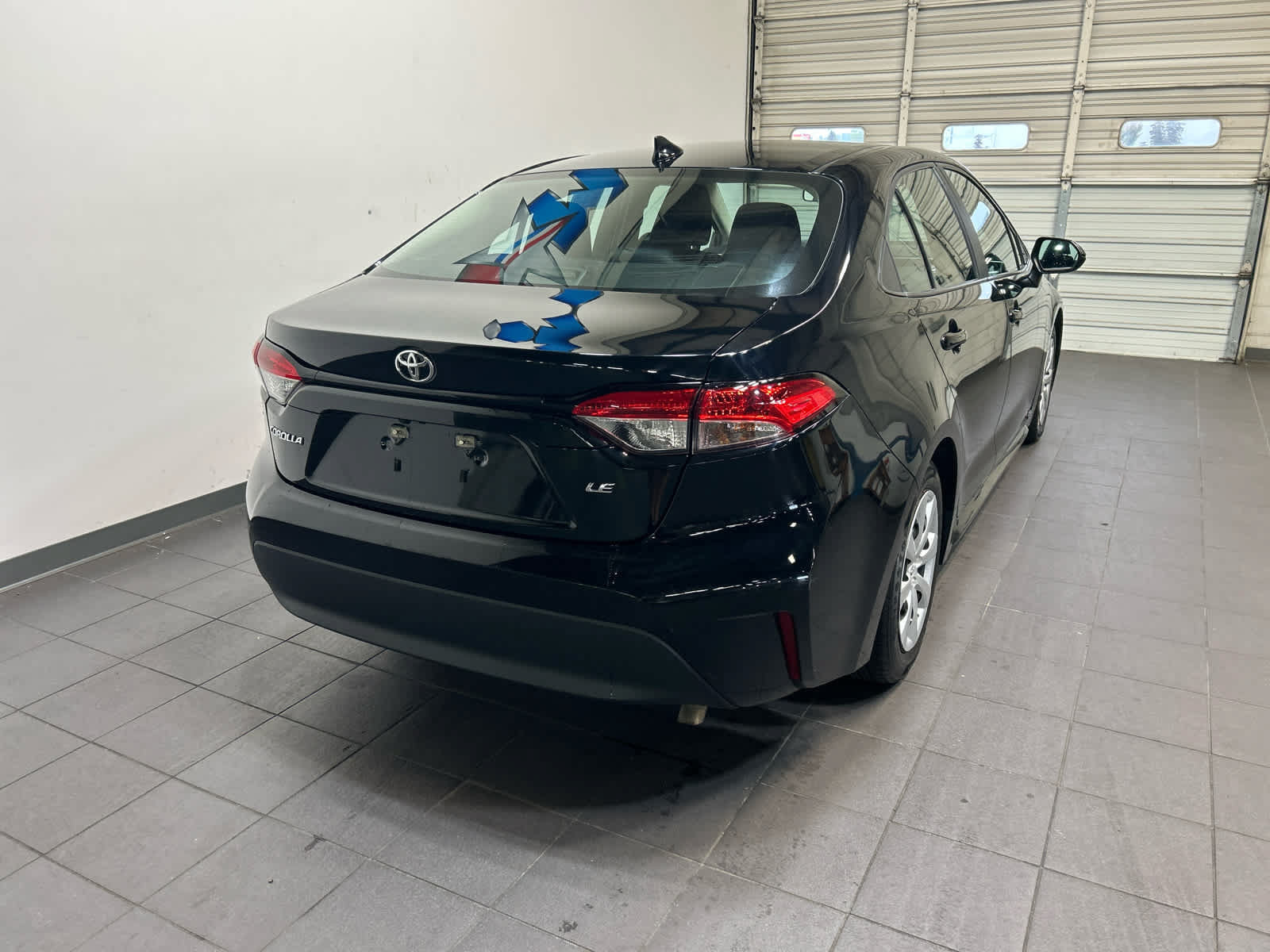 Used 2023 Toyota Corolla LE FWD image 3