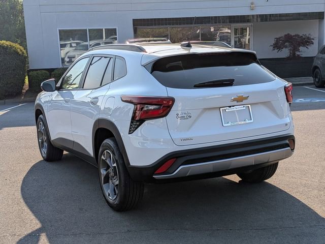 Used 2025 Chevrolet Trax LT image 6