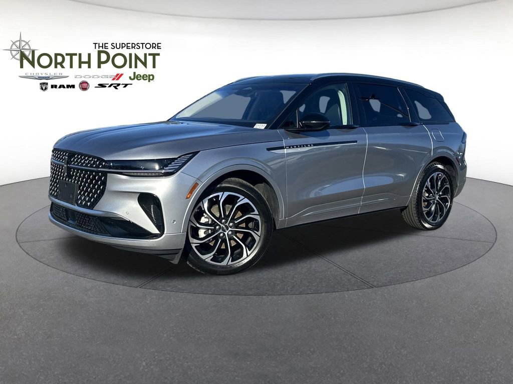 Used 2024 Lincoln Nautilus Reserve image 1