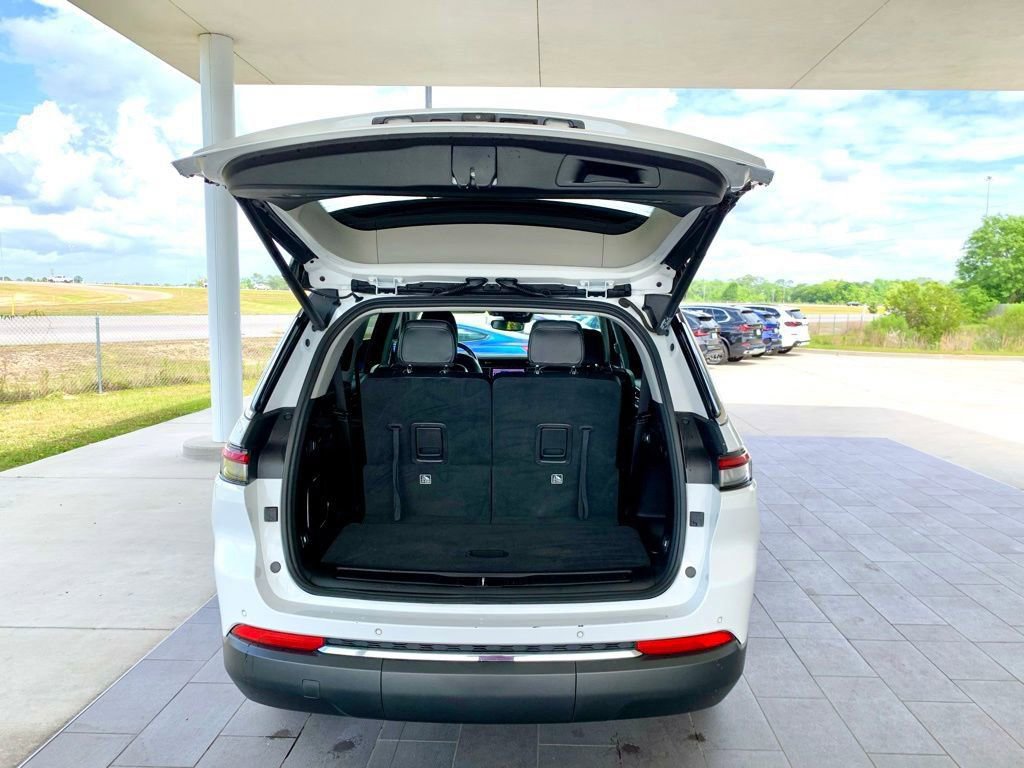 Used 2022 Jeep Grand Cherokee L Limited AWD/4WD image 23