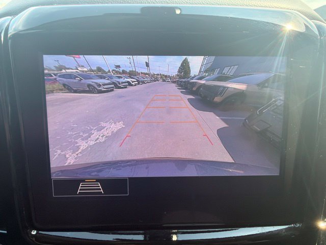 Used 2020 Chevrolet Traverse LT FWD image 11