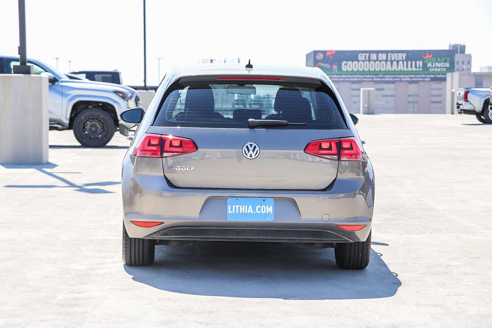 Used 2016 Volkswagen e-Golf SE FWD image 7