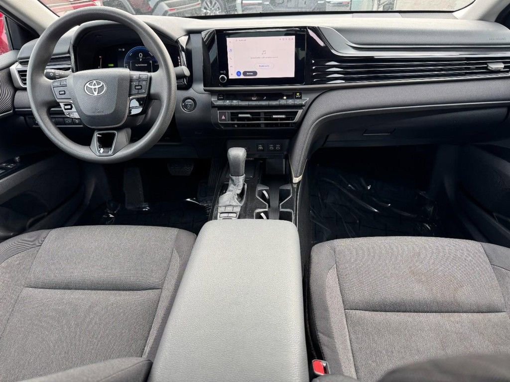 Used 2025 Toyota Camry LE image 11