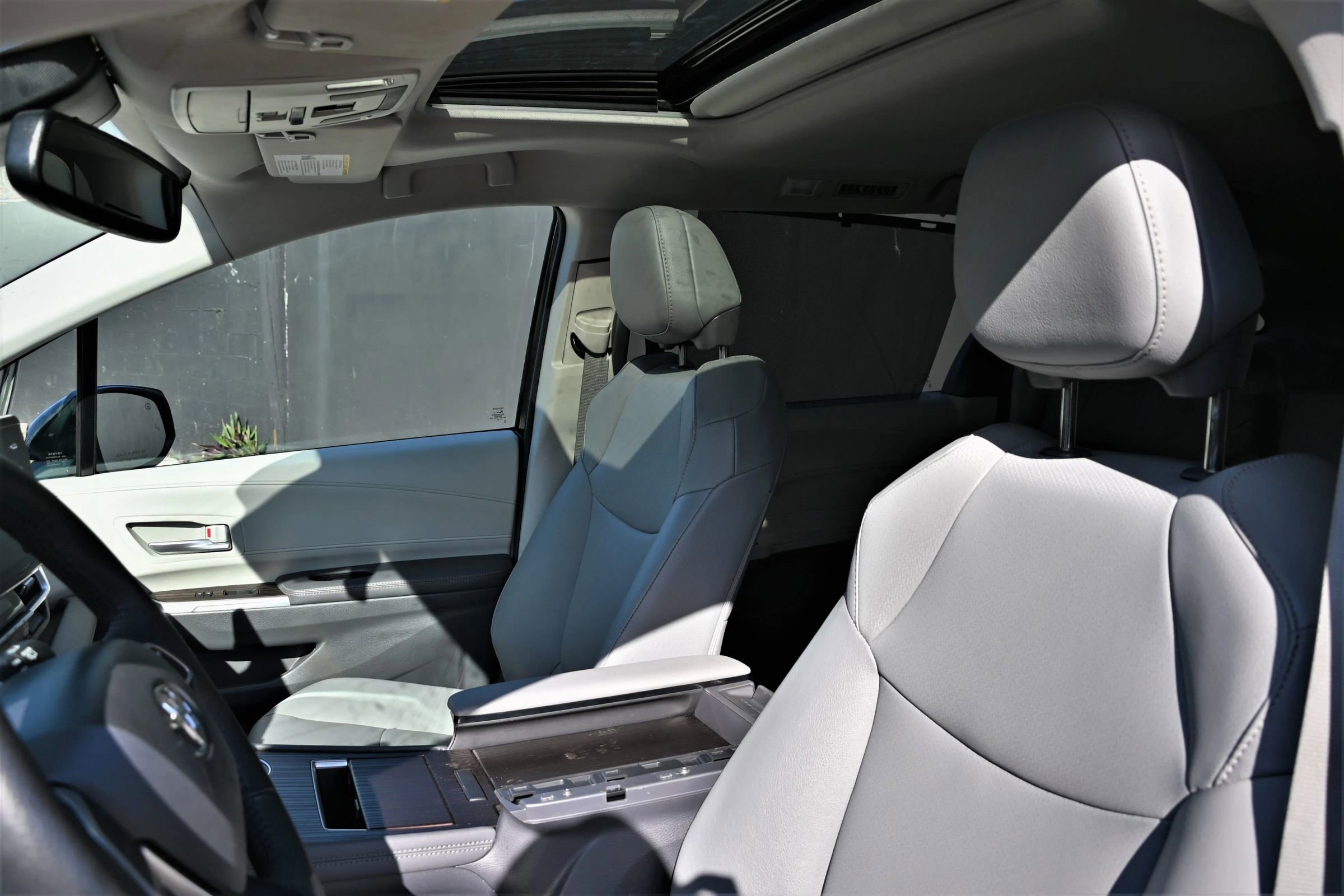 Used 2024 Toyota Sienna XLE image 15