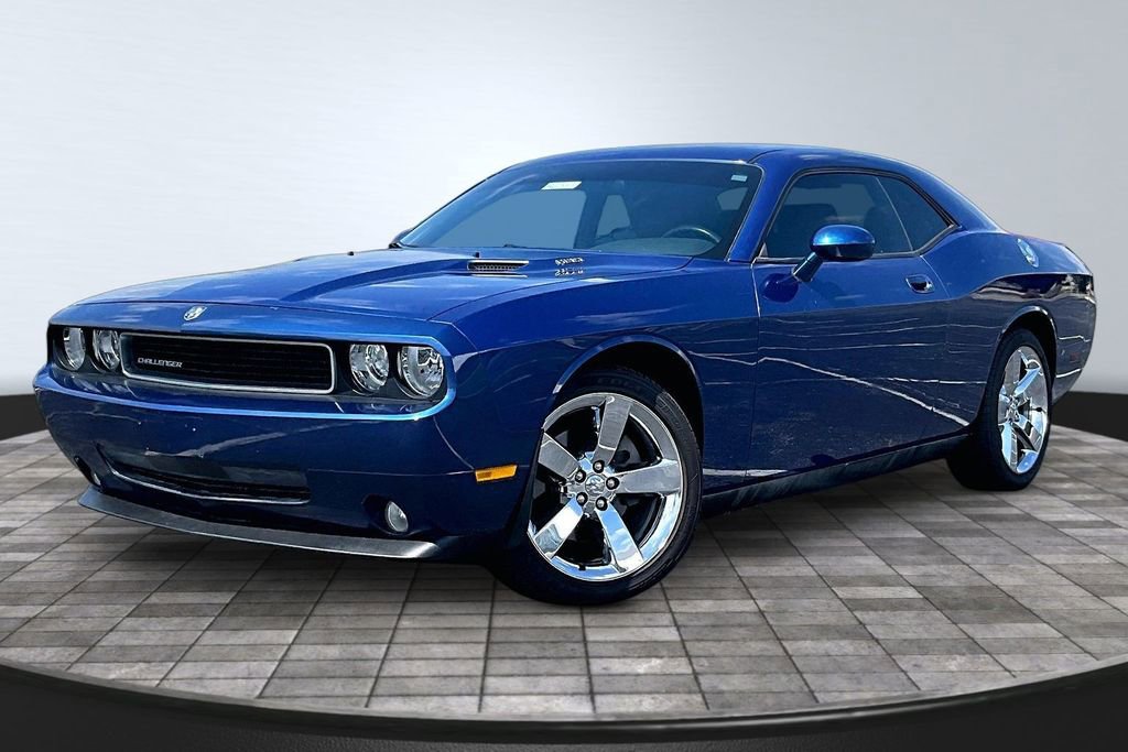 Used 2010 Dodge Challenger R/T RWD image 1
