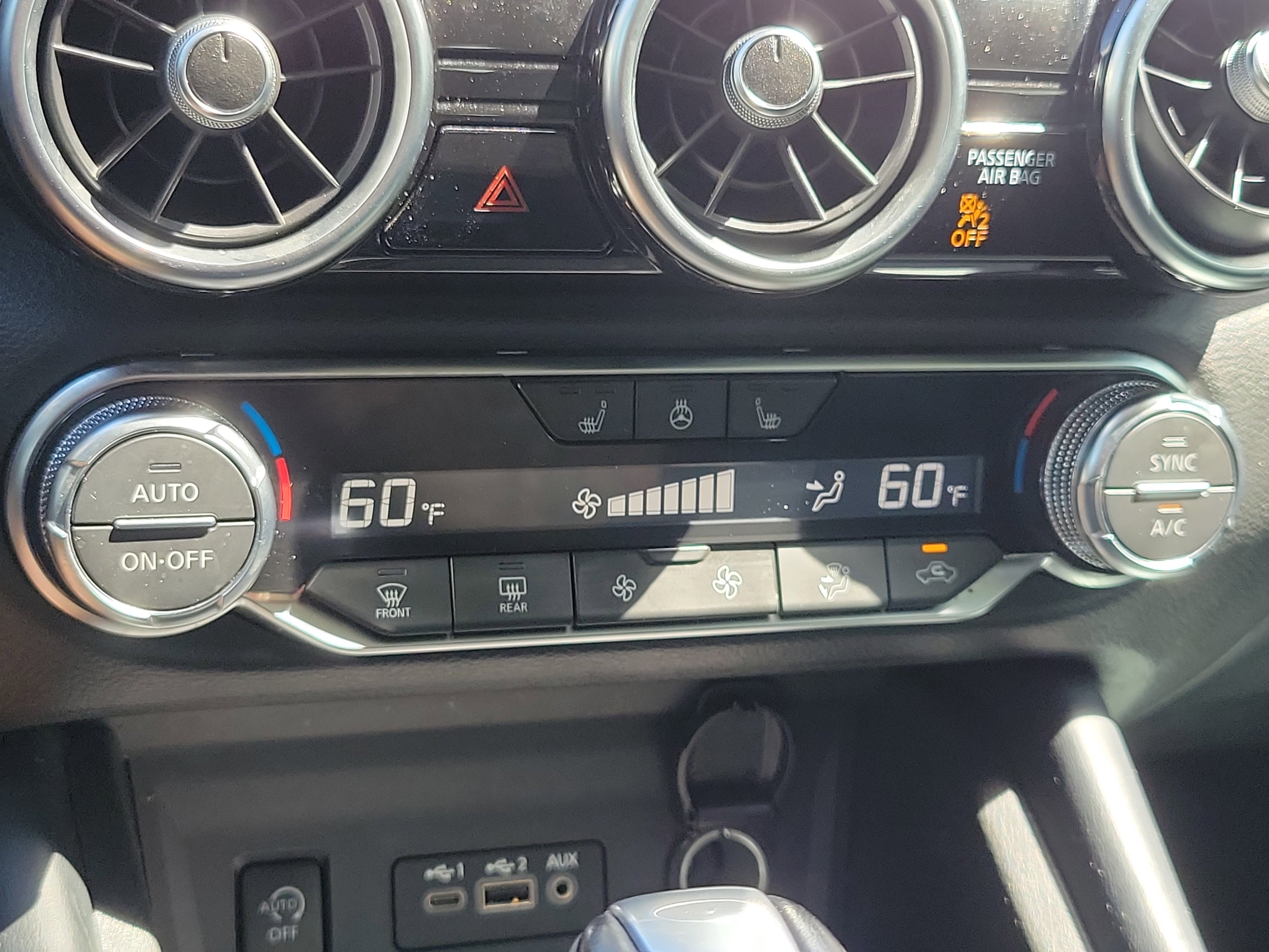Used 2024 Nissan Sentra SR w/ SR Premium Package FWD image 23