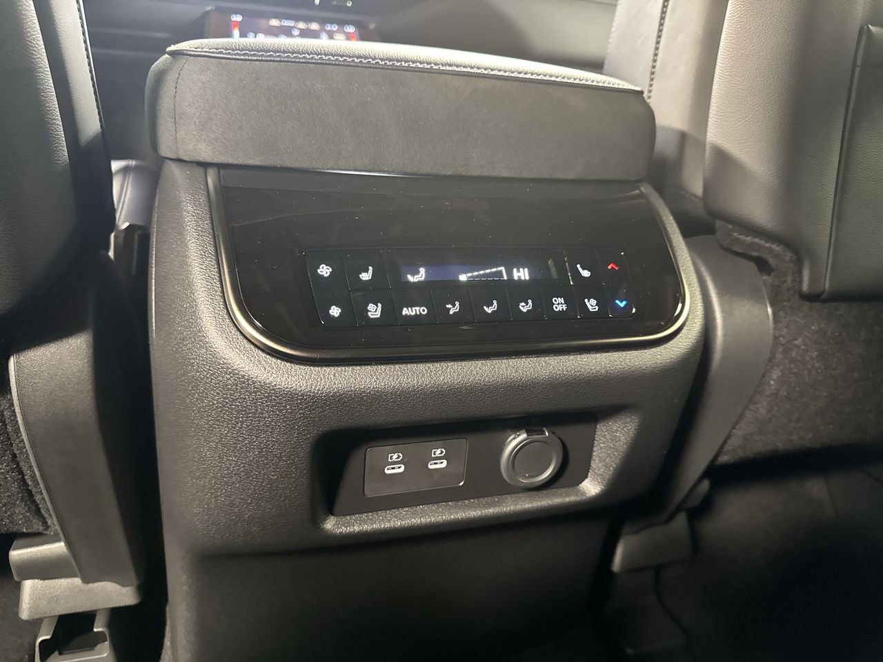 New 2026 INFINITI QX80 Sport w/ Sport Exterior Package image 29