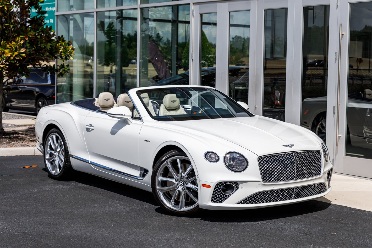 Used 2023 Bentley Continental GT Azure image 35