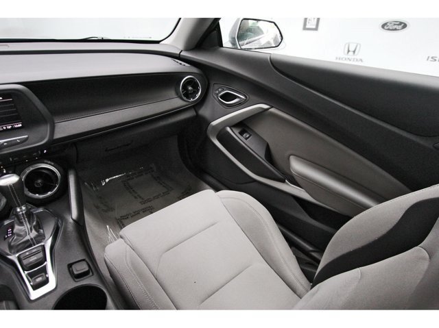 Used 2023 Chevrolet Camaro LT RWD image 10