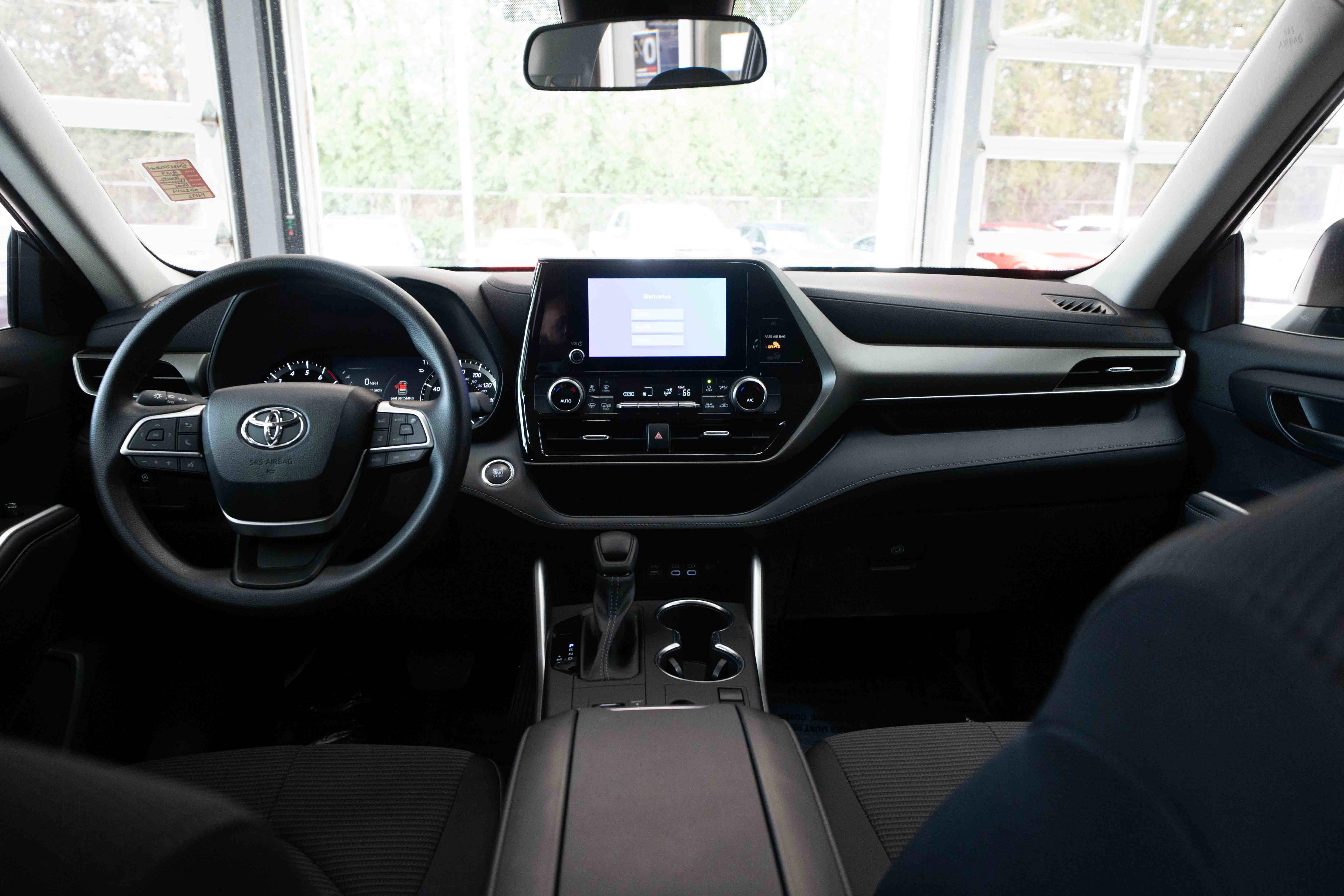 Used 2023 Toyota Highlander L image 20