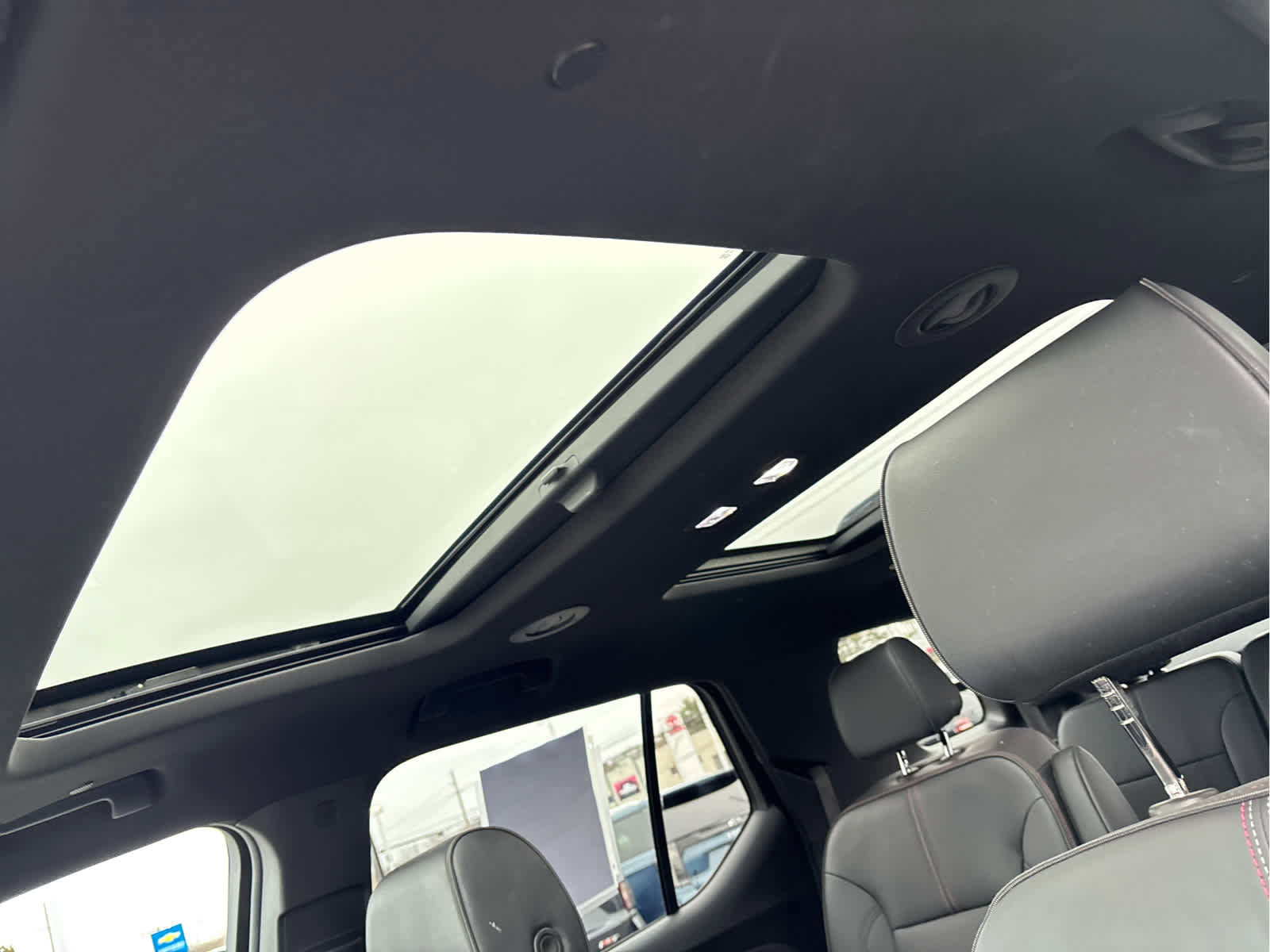 Certified 2022 Chevrolet Traverse RS image 11