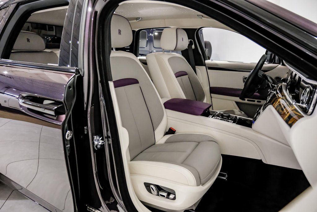 Used 2024 Rolls-Royce Ghost image 38