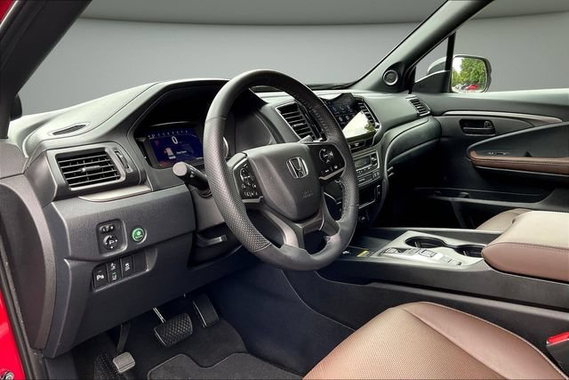 Certified 2024 Honda Passport EX-L image 19