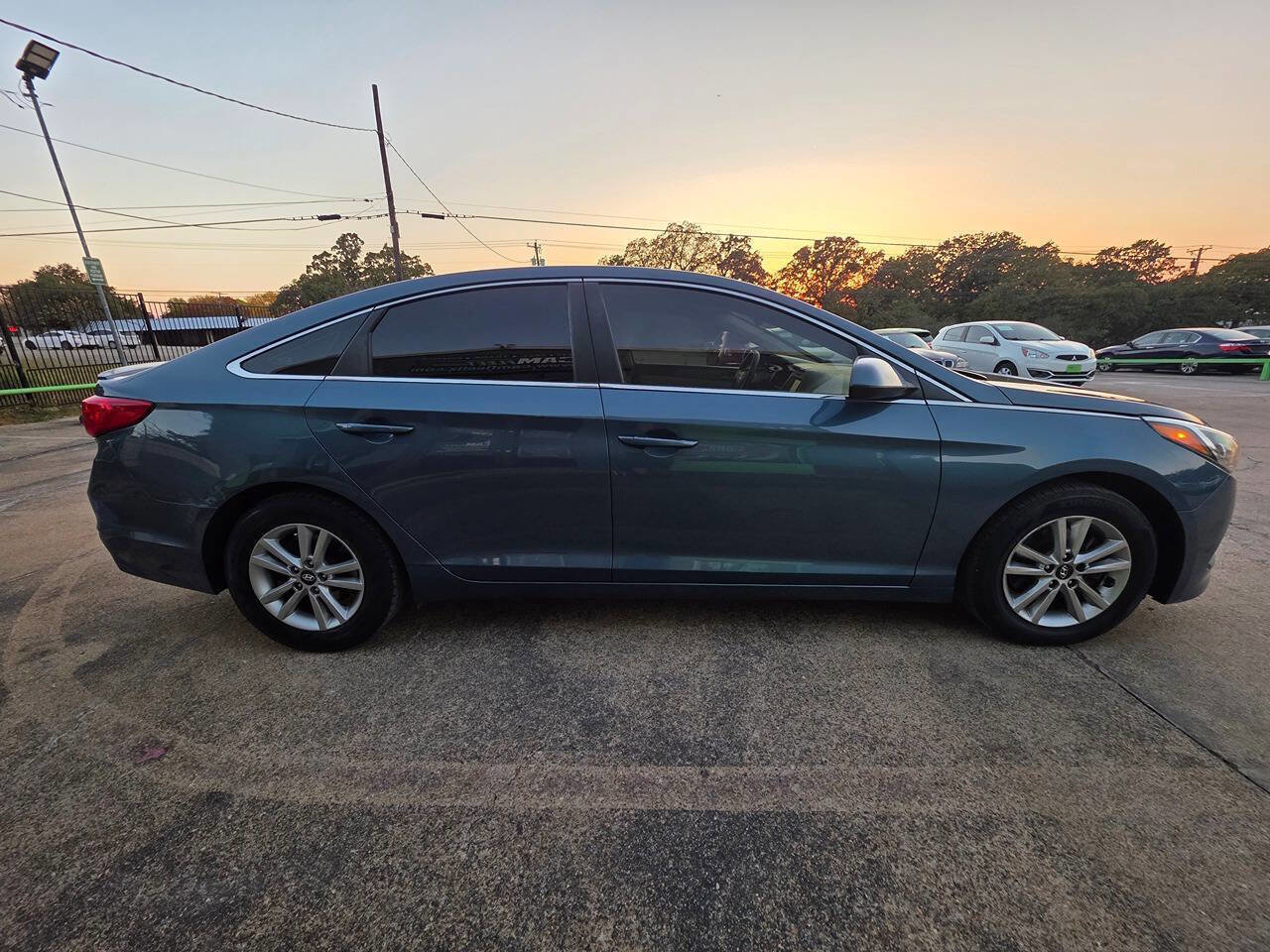 Used 2017 Hyundai Sonata SE image 13