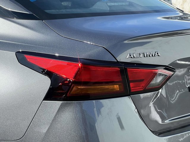 Used 2025 Nissan Altima 2.5 SR image 9