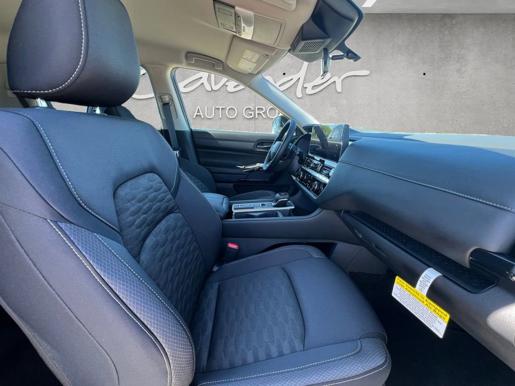 New 2026 Nissan Pathfinder SV image 15