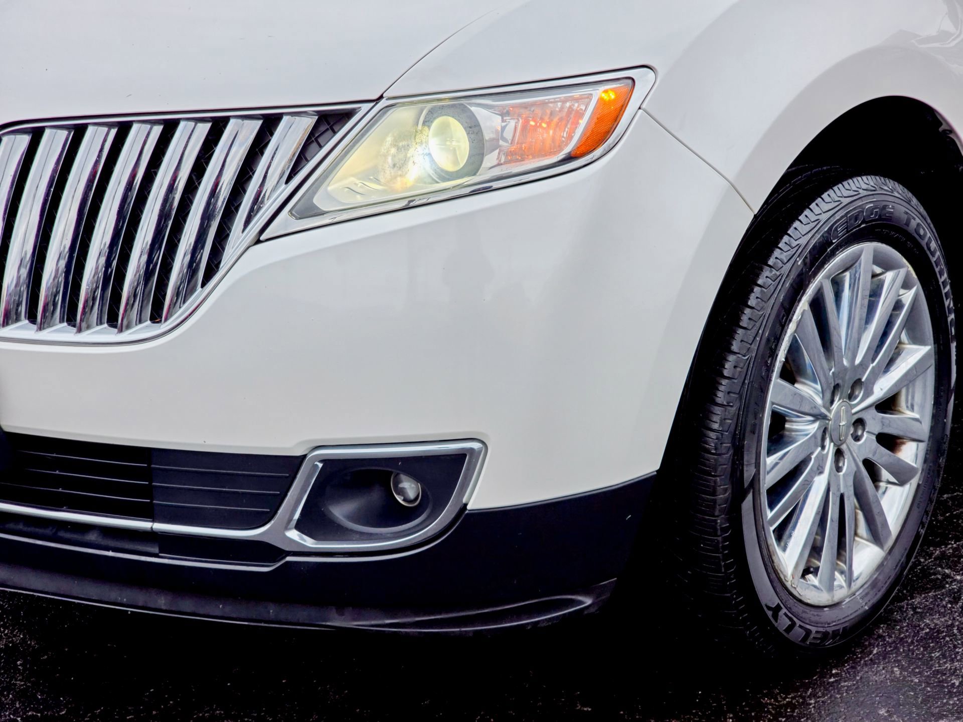 Used 2015 Lincoln MKX FWD w/ Equipment Group 102A image 5