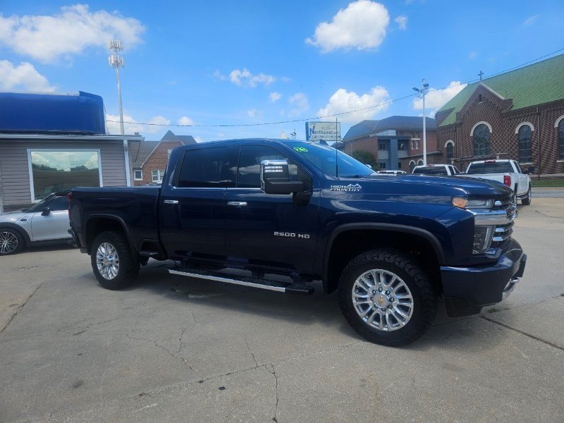 Used 2023 Chevrolet Silverado 2500 High Country w/ Z71 Off-Road Package AWD/4WD image 4