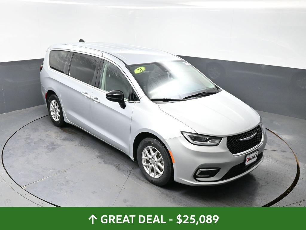 Used 2024 Chrysler Pacifica Touring-L image 47