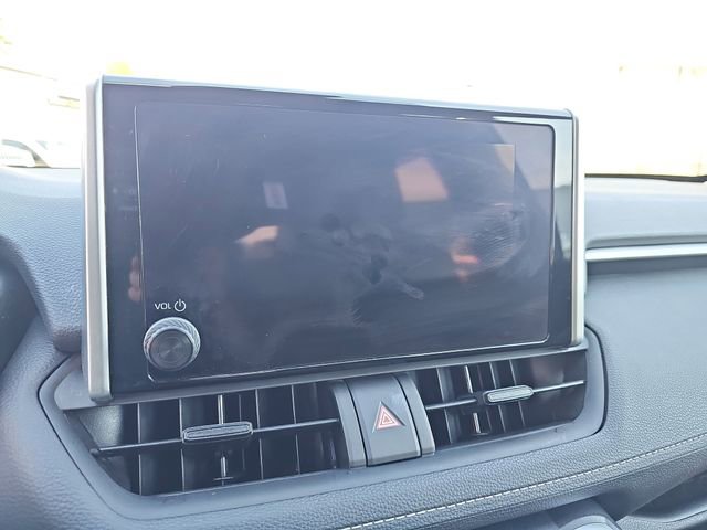Used 2023 Toyota RAV4 LE image 22