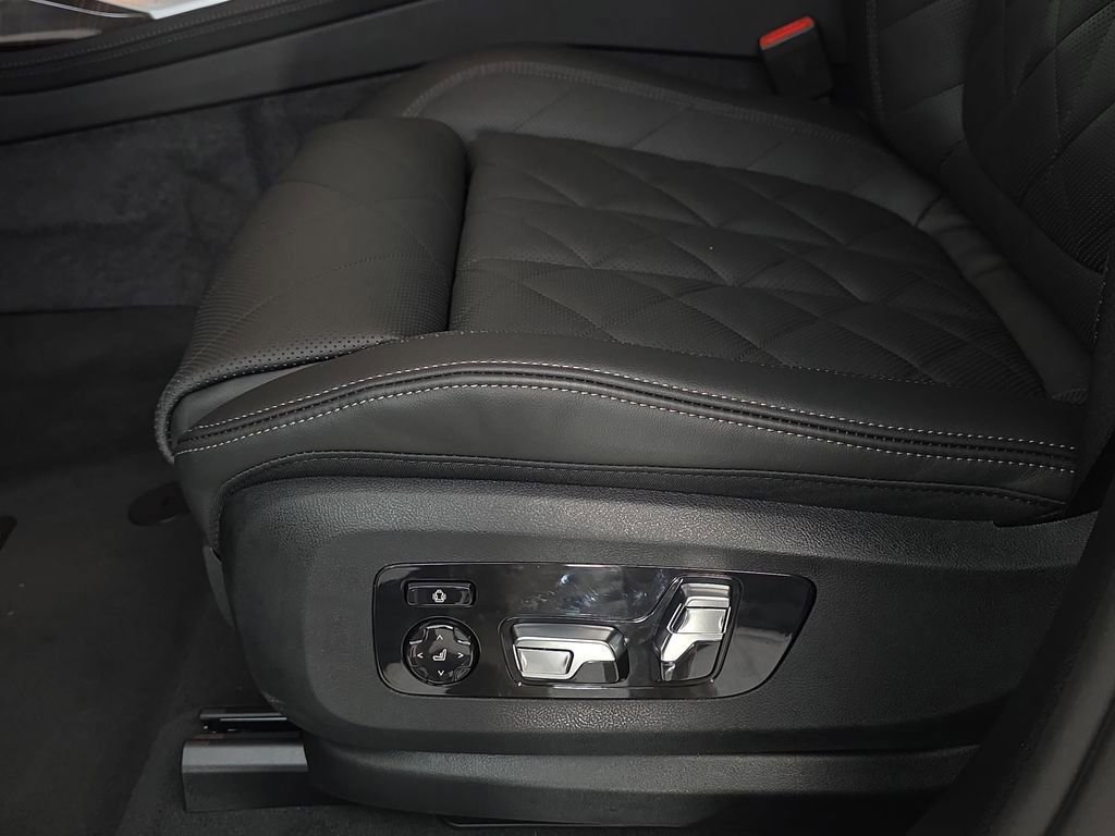 New 2026 BMW X7 xDrive40i w/ M Sport Package image 29