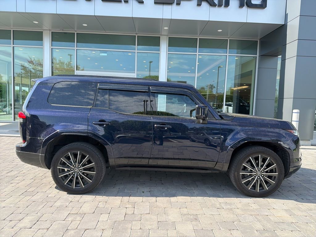 Used 2024 Lexus GX 550 w/ Accessory Package (2T) image 9