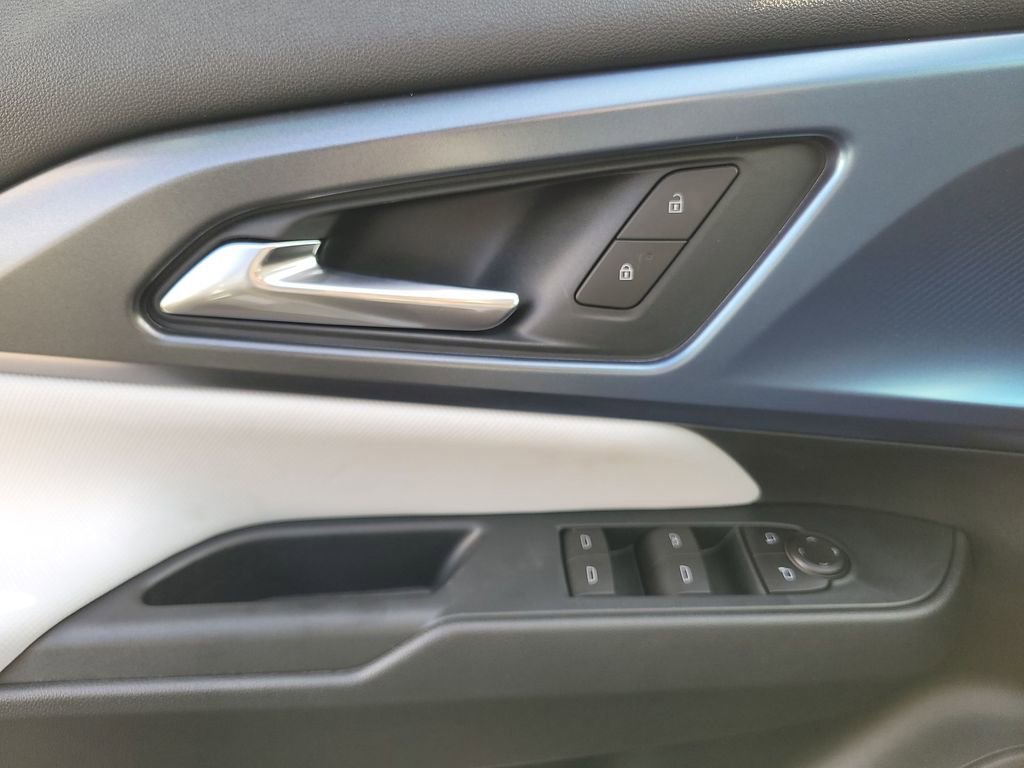 New 2026 Chevrolet Equinox EV LT image 22