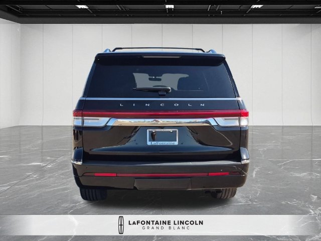 Used 2023 Lincoln Navigator Reserve AWD/4WD image 4